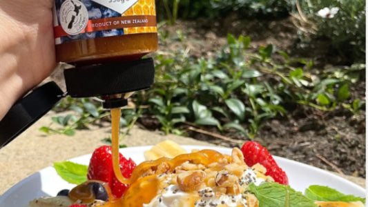 Sweeten Your Summer & Fight Allergies With Manuka Honey